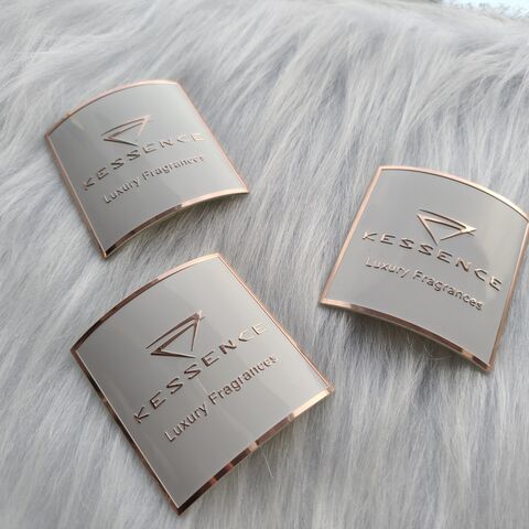 Customized name tag